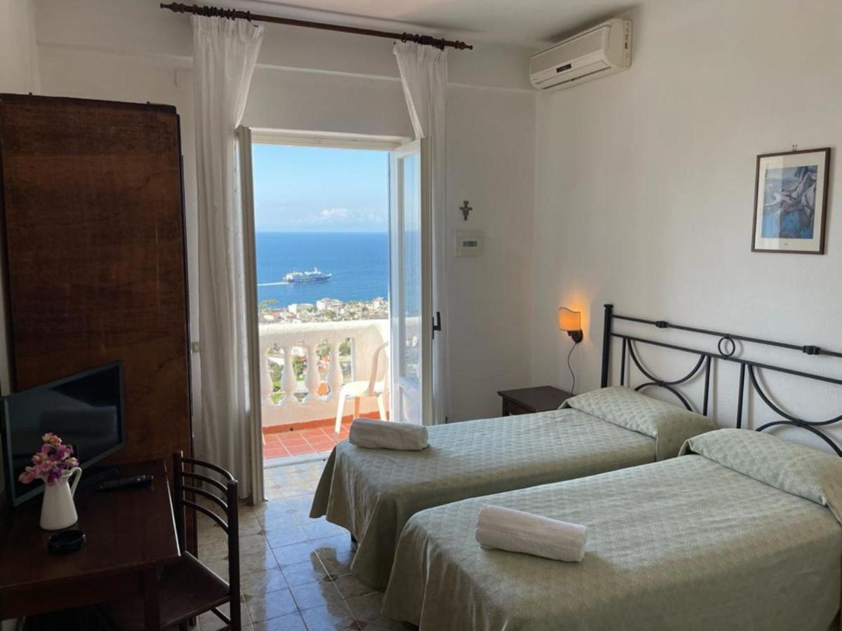 Hotel Residence - Parco Mare Monte Casamicciola Terme Room photo