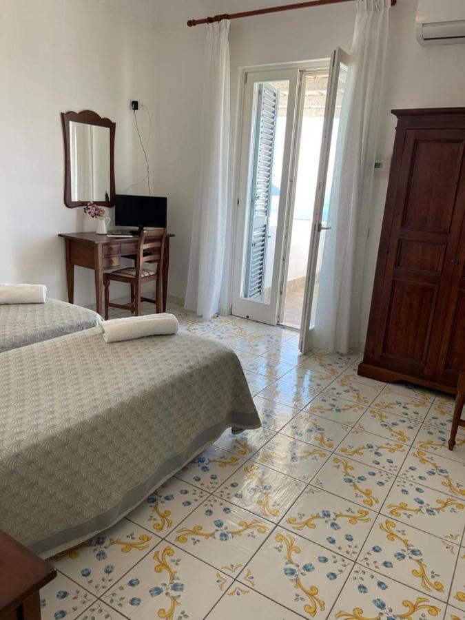 Hotel Residence - Parco Mare Monte Casamicciola Terme Room photo